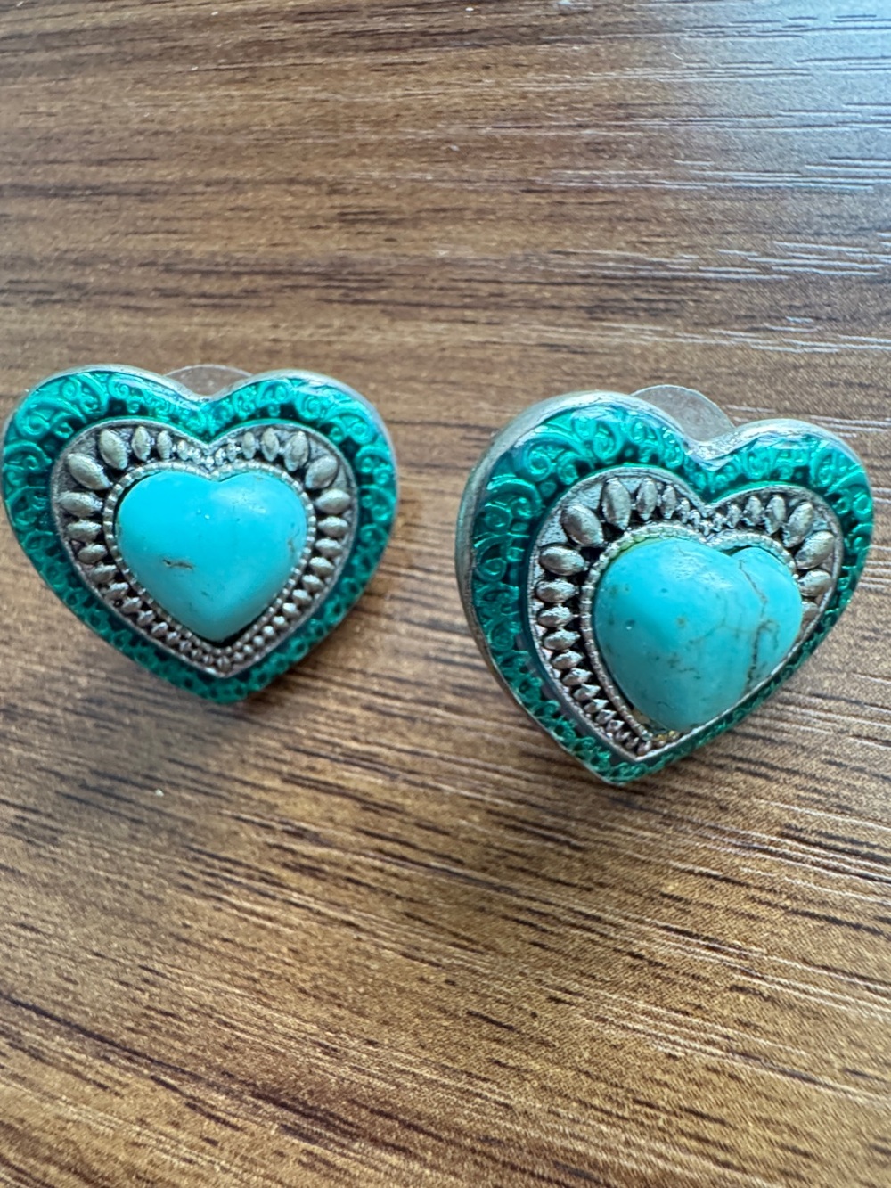 Vintage Southwestern-style turquoise heart stud earrings